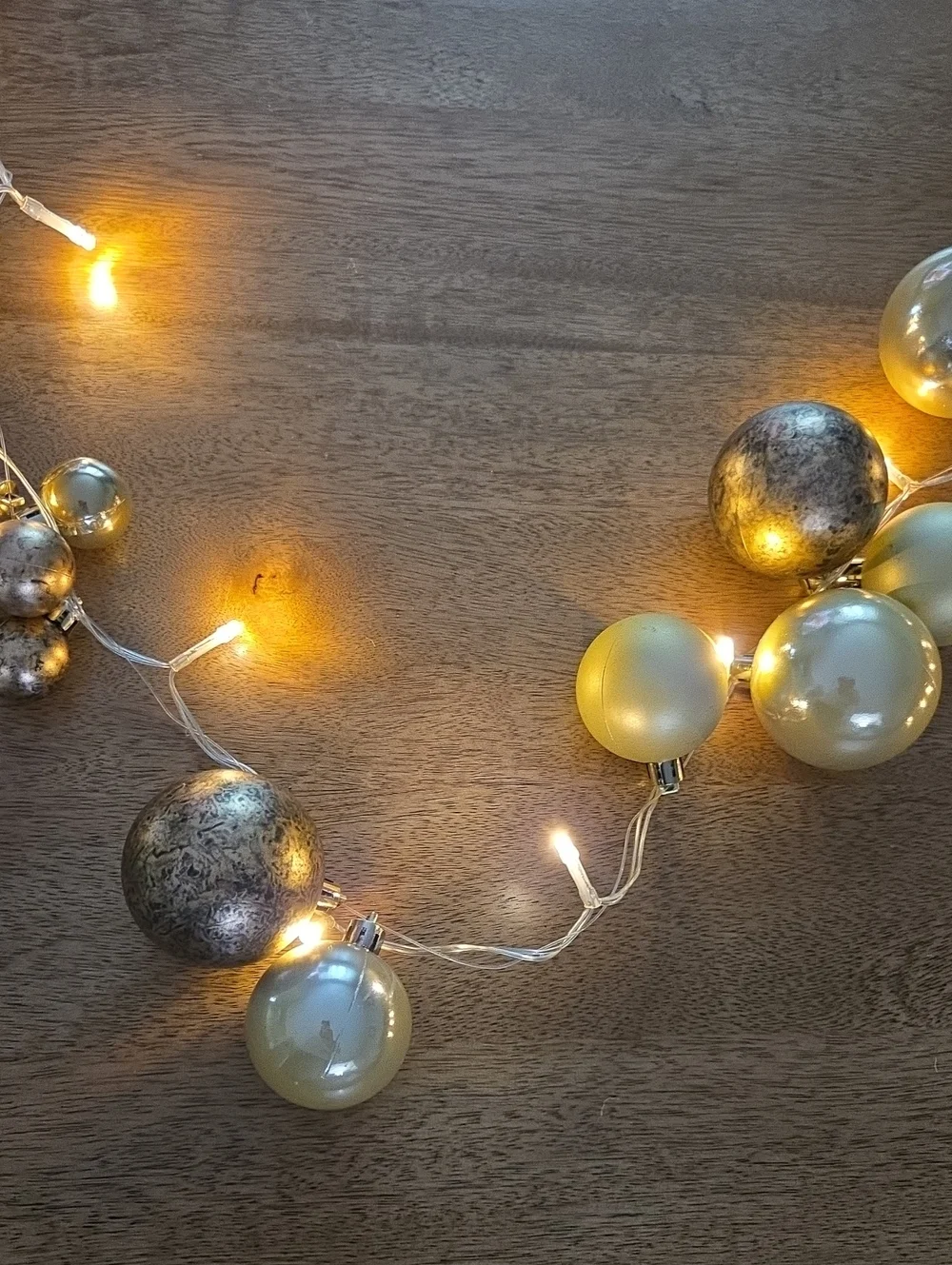 NEW PotteryBarn Festive Gold and Champagne Ornament String Lights